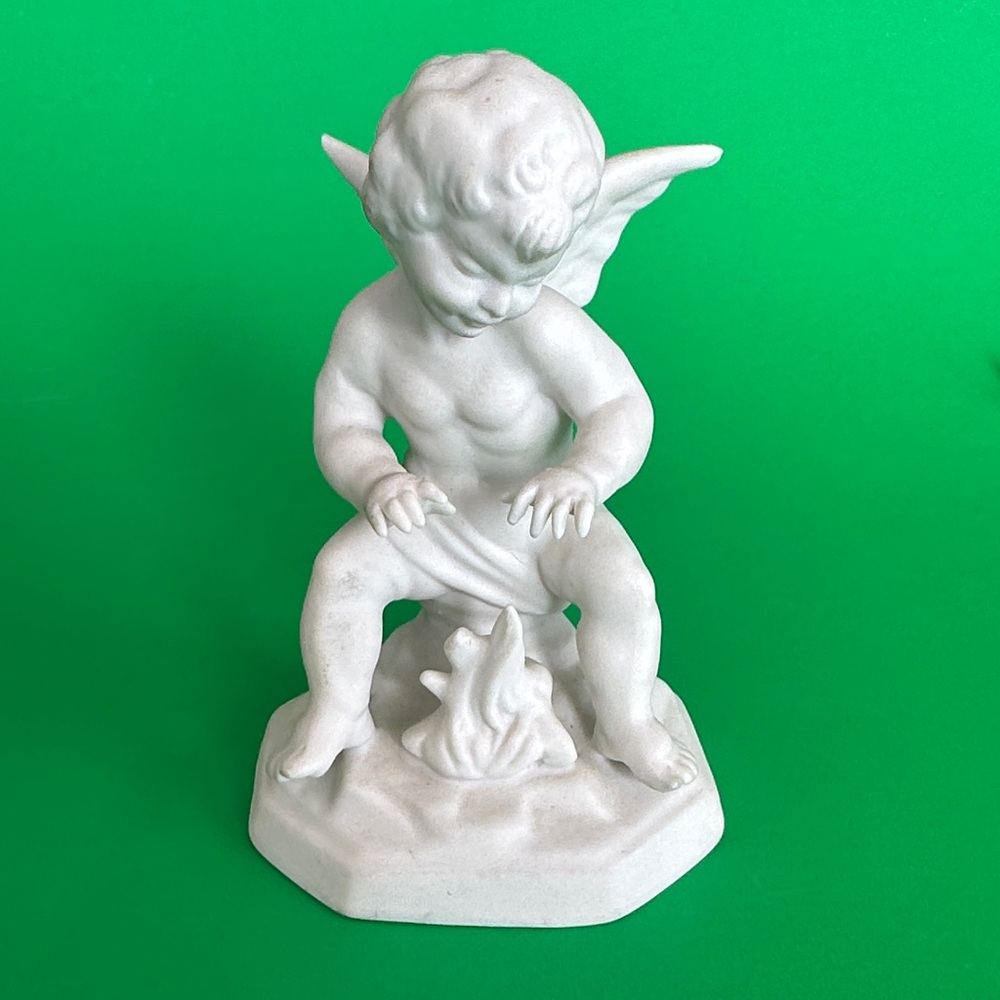 Elegant White Cherub Dresden Porcelaine Angel Sculpture made in Germany …. 2043
